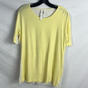 Lululemon 12 two tone tee